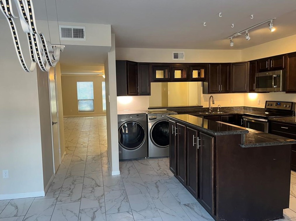 442 N Post Oak Ln #442, Houston, TX 77024