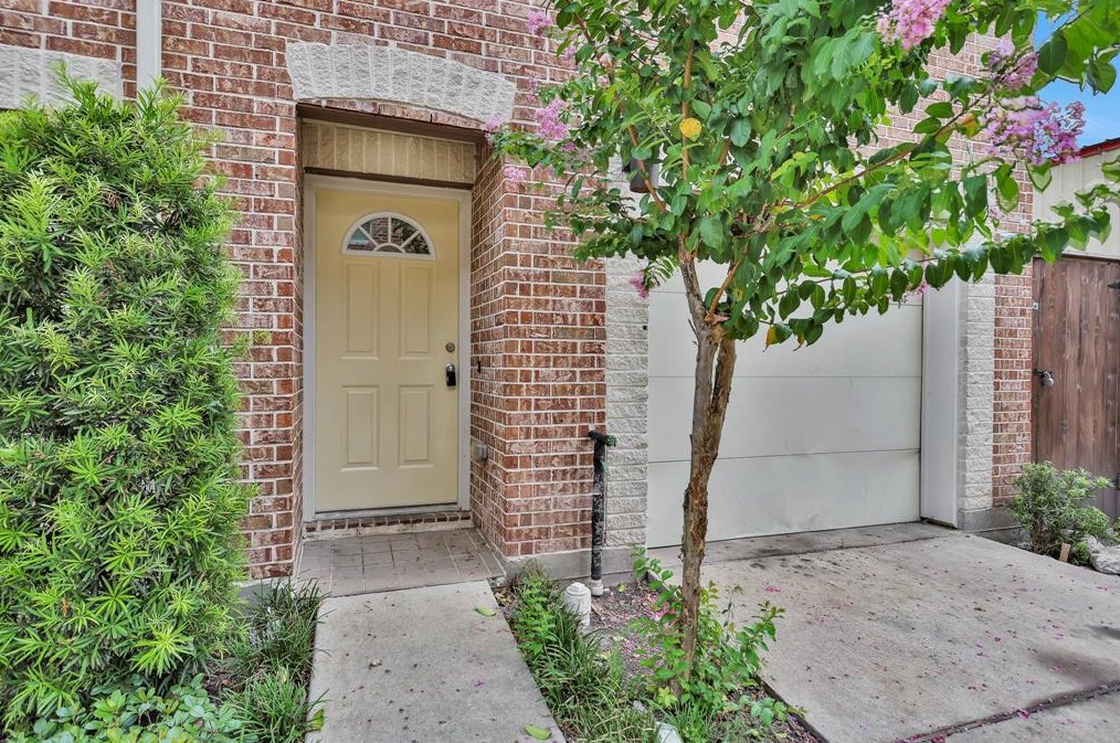 2710 Hullsmith Dr #701, Houston, TX 77063