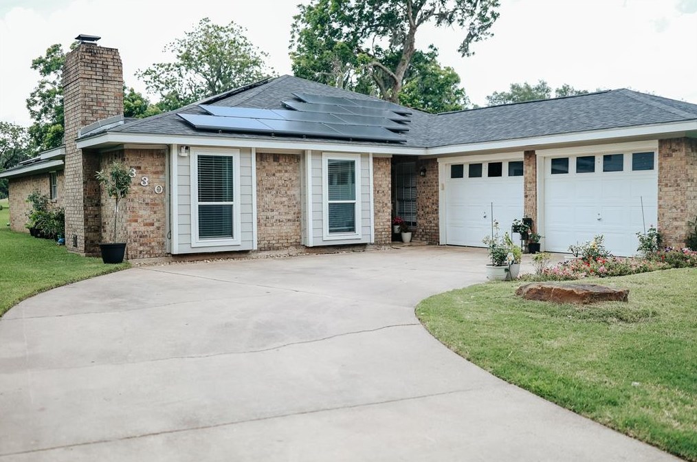 330 Amherst Dr, West Columbia, TX 77486-9602