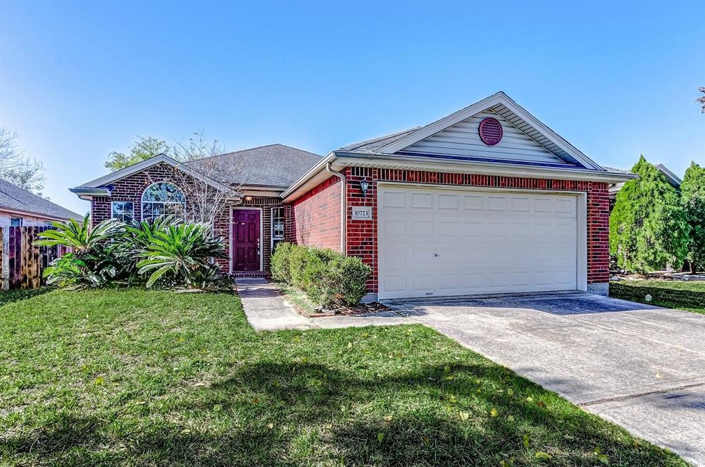 10723 Sunswept Fields Ln, Houston, TX 77064-5138
