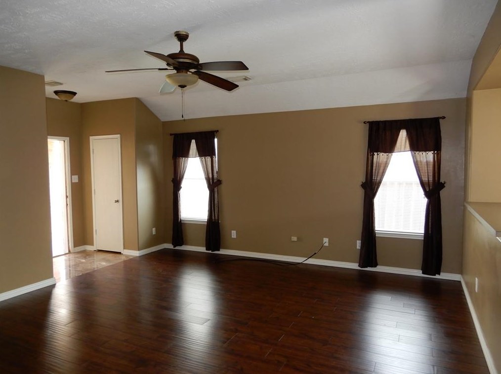11306 Moonlight Ridge Dr, Humble, TX 77396