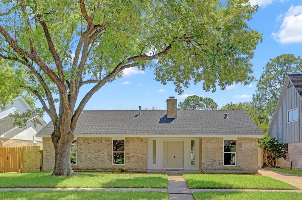 9303 Carvel Ln, Houston, TX 77036-6005