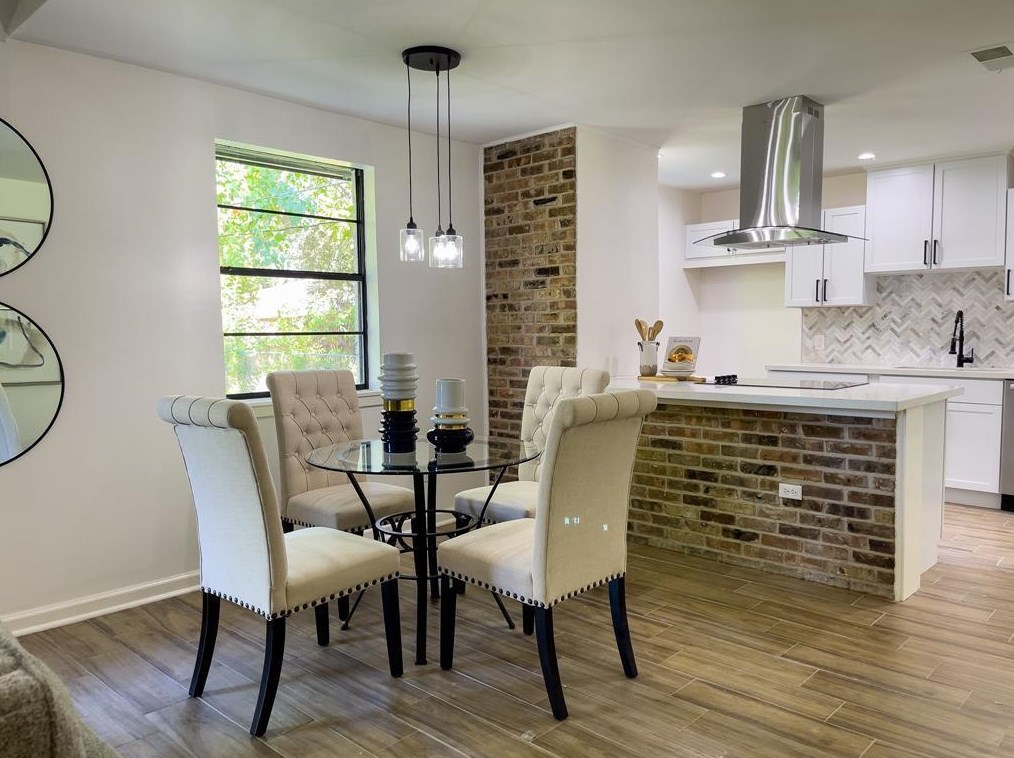 11914 Renwick Dr, Houston TX  77035-4354 exterior