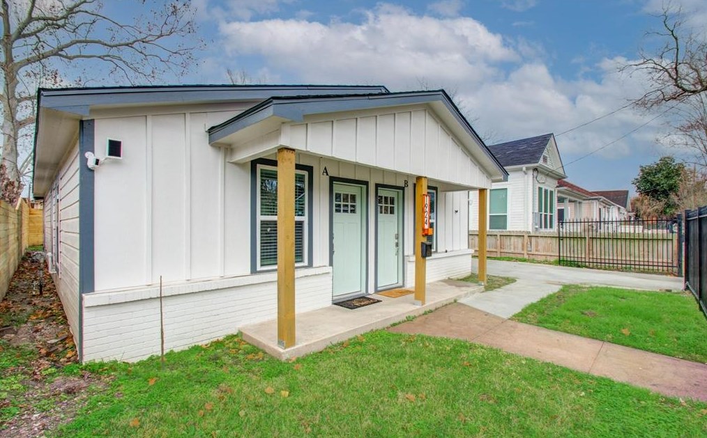 1924 Chapman St, Houston TX  77009-8210 exterior