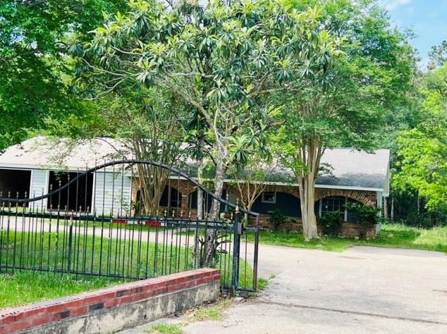 142 County Road 322, Cleveland, TX 77327