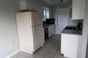 2410 Daffodil St, Highlands, TX 77562 - Photo 4