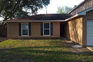 2410 Daffodil St, Highlands, TX 77562 - Photo 2