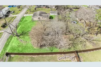 402 Bay Oaks Drive, La Porte, TX 77571 - Photo 8