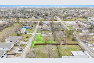 402 Bay Oaks Drive, La Porte, TX 77571 - Photo 10