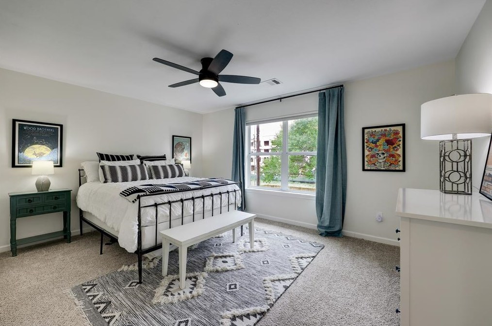 503 Blue Willow Dr, Houston TX  77042-3001 exterior