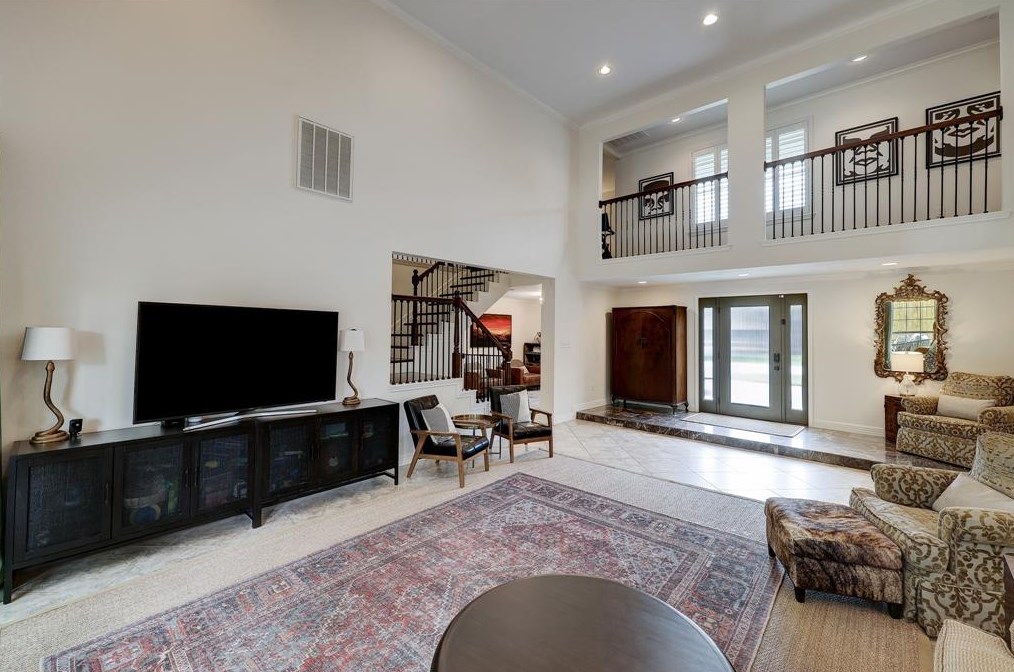 503 Blue Willow Dr, Houston TX  77042-3001 exterior