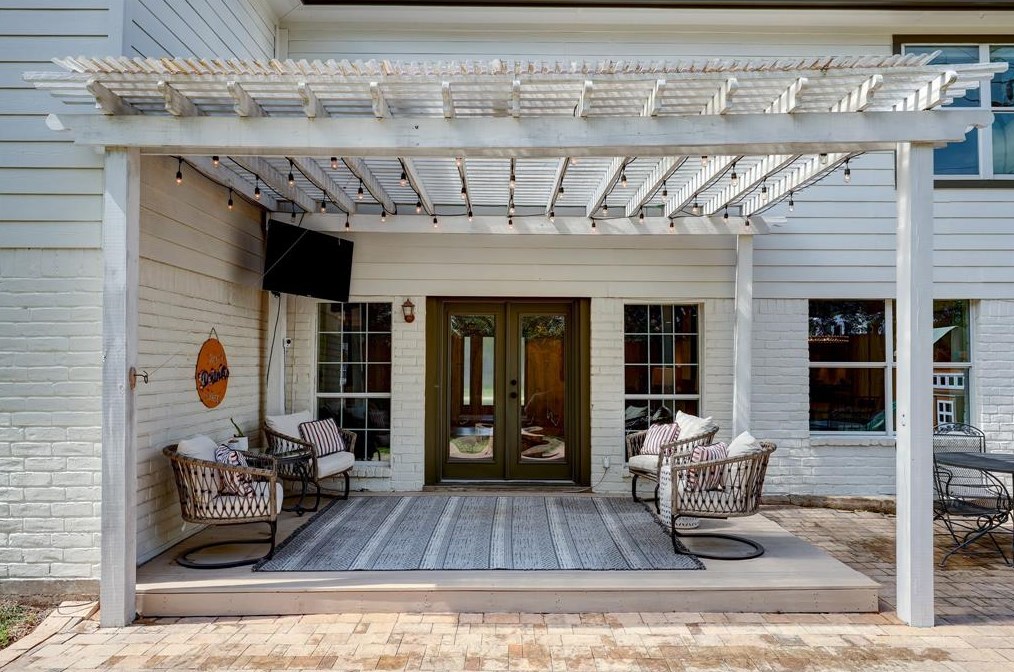 503 Blue Willow Dr, Houston TX  77042-3001 exterior