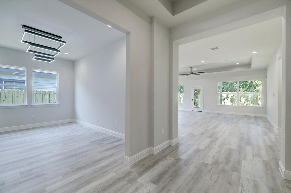 8117 Fountain St, Houston, TX 77051-1209