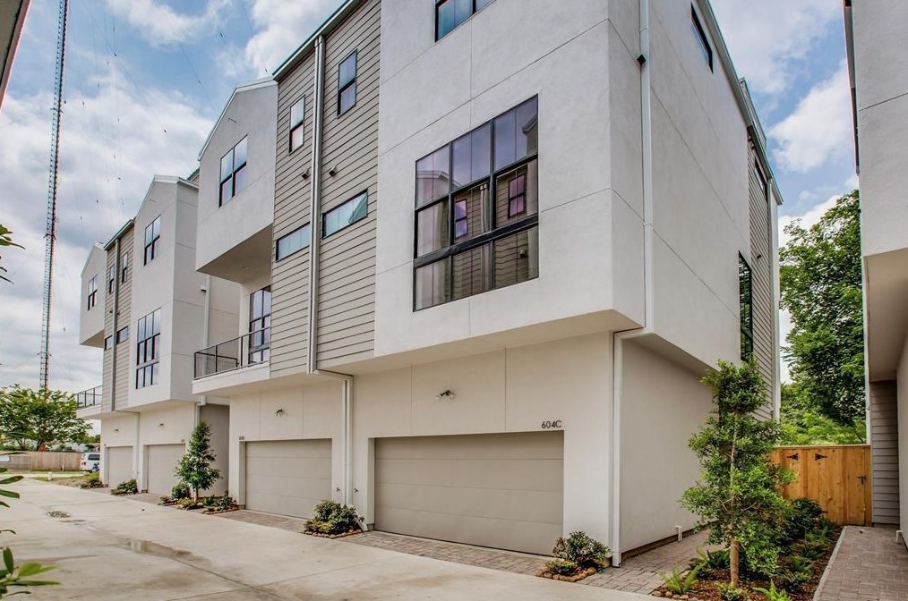 608 Middle St, Houston, TX 77003-1228