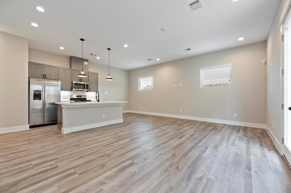 1207 Tidwell Rd, Houston TX  77091-2355 exterior