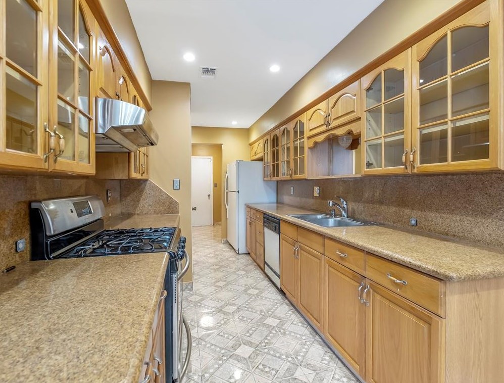 2029 Highland Hills Dr, Sugar Land TX  77478-4362 exterior