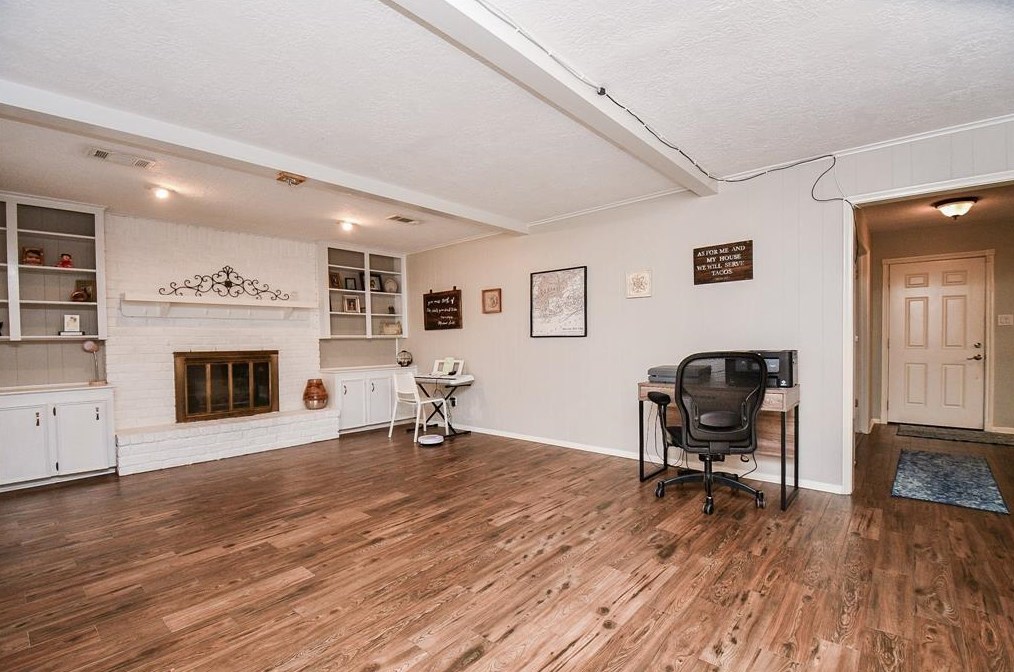 3707 Glenmeade Dr, Houston TX  77059-6004 exterior