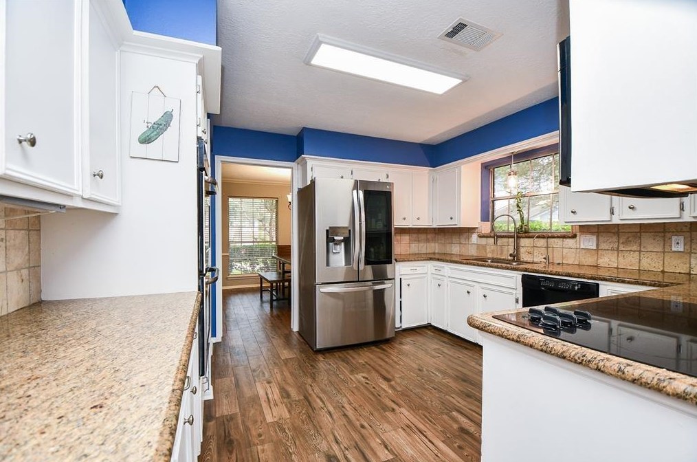 3707 Glenmeade Dr, Houston TX  77059-6004 exterior
