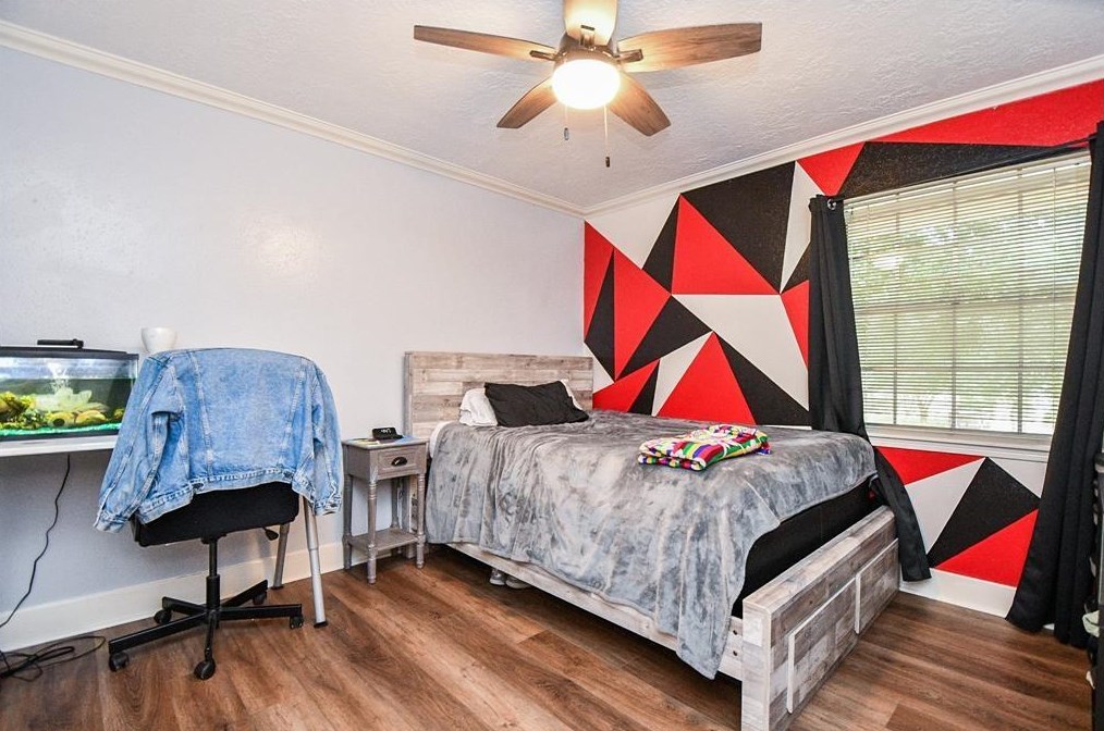 3707 Glenmeade Dr, Houston TX  77059-6004 exterior