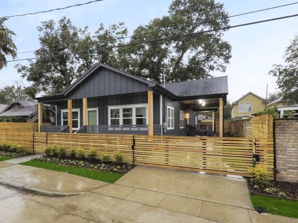 1209 Tabor St, Houston, TX 77009