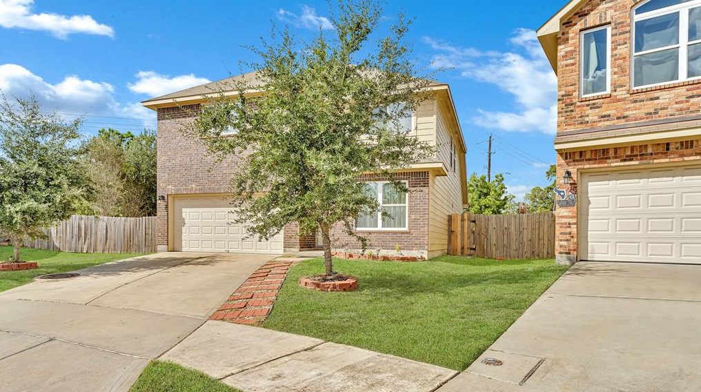7403 Ida Wells Forest Dr, Houston, TX 77016-6567