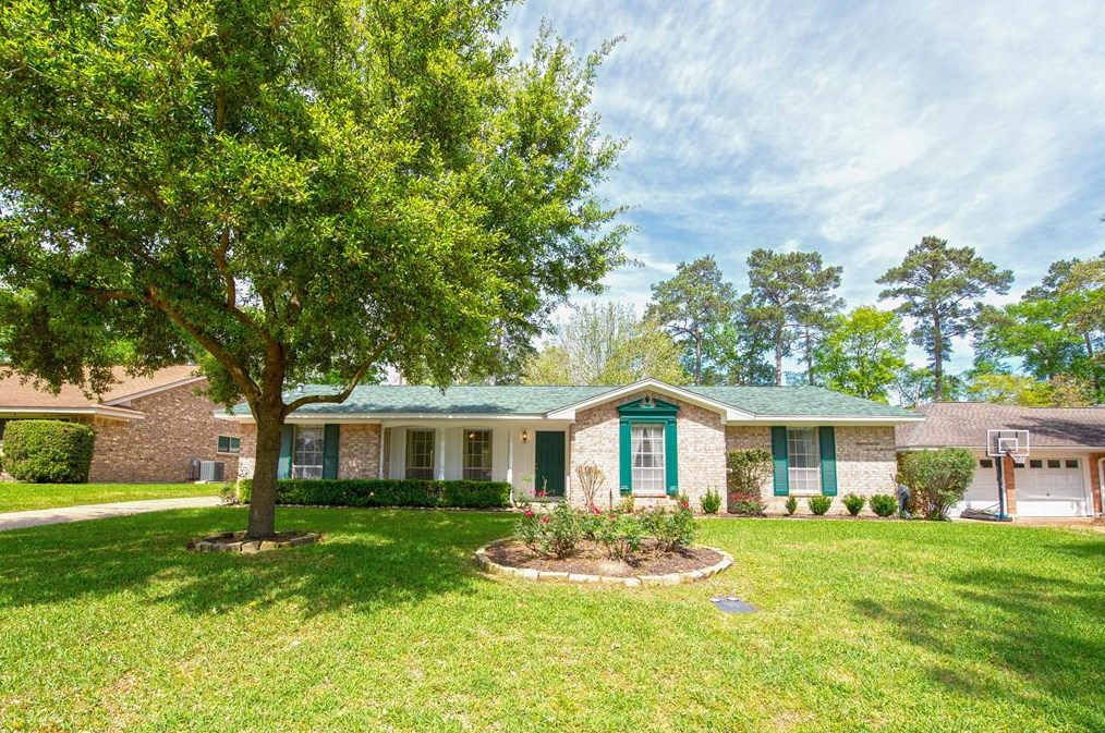 1110 Holly Dr, Conroe, TX 77301