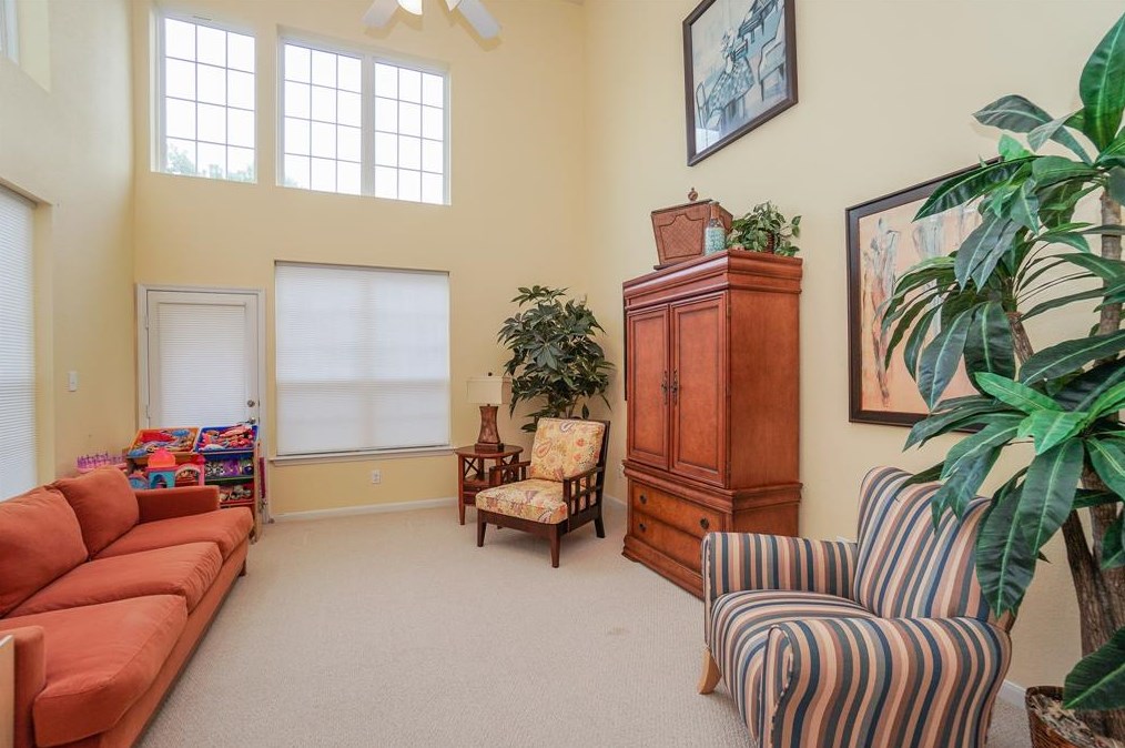 1211 Glenwood Canyon Ln, Houston TX  77077-1055 exterior