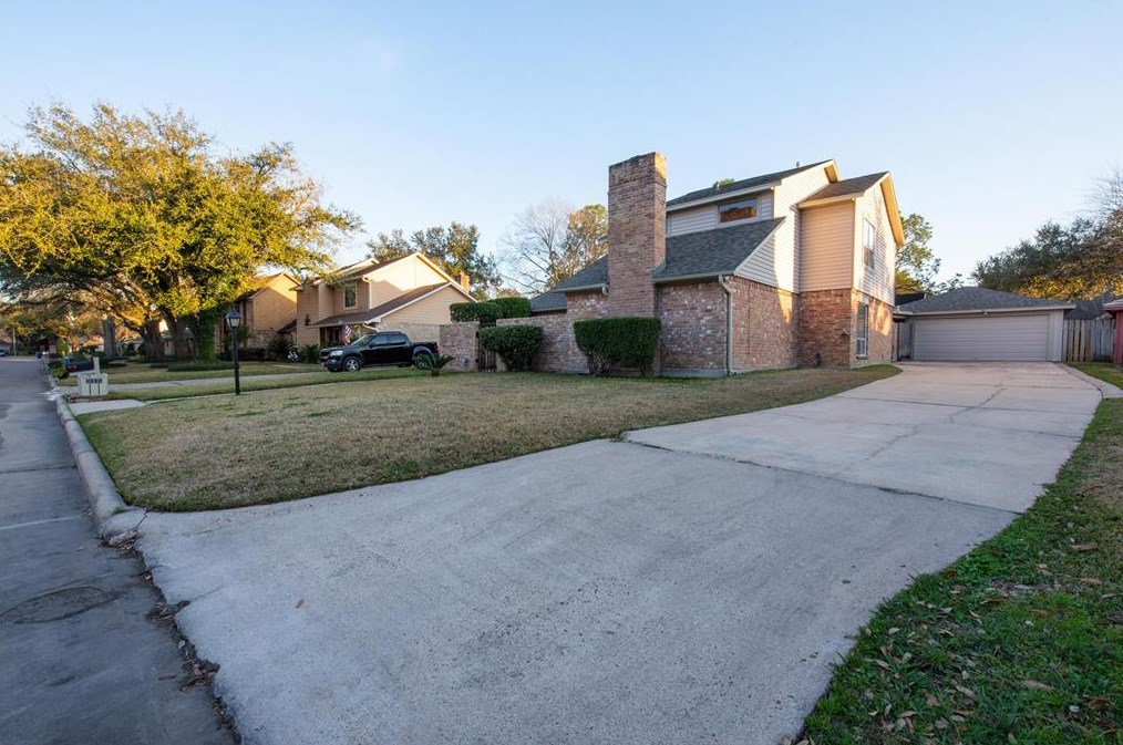 2335 Deer Meadow Dr, Missouri City, TX 77489-5003