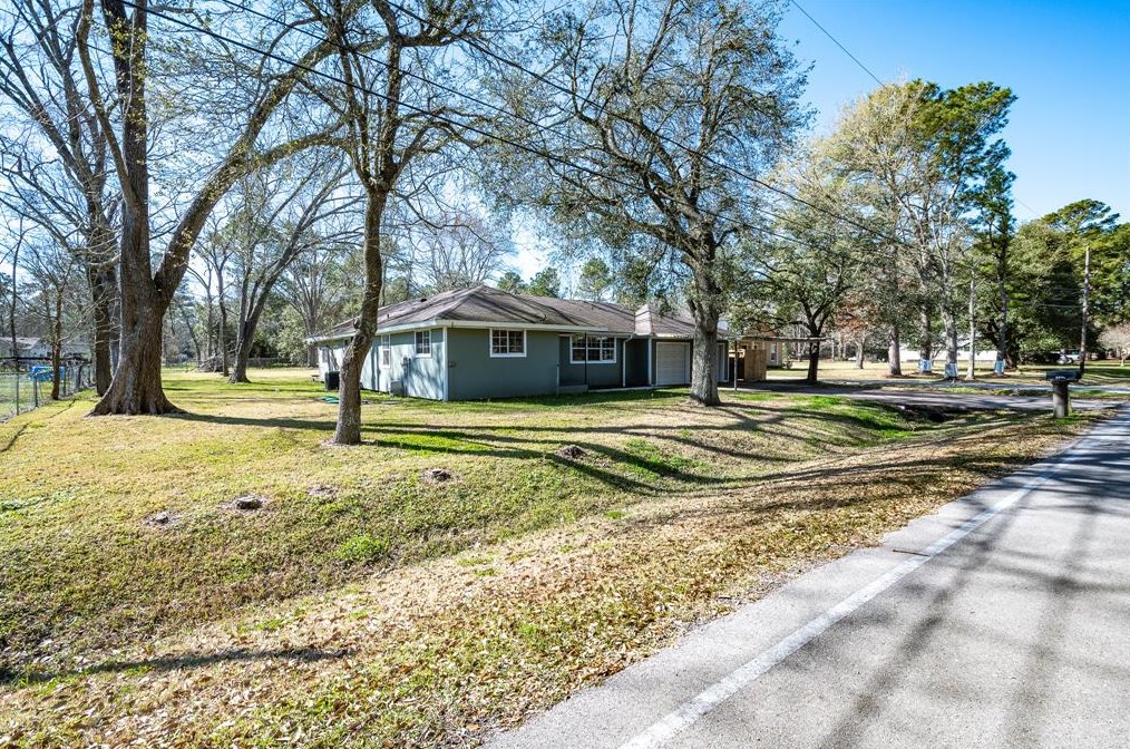 207 Little Buck Dr, Crosby, TX 77532-3121