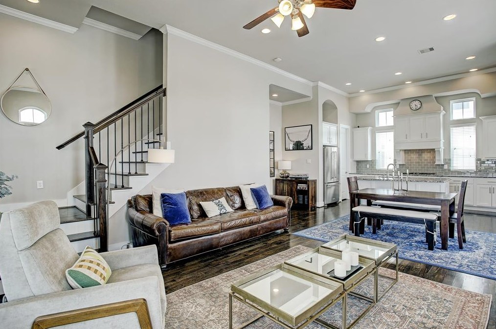 641 Middle St, Houston TX  77003-1227 exterior