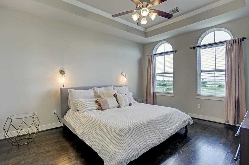 641 Middle St, Houston TX  77003-1227 exterior