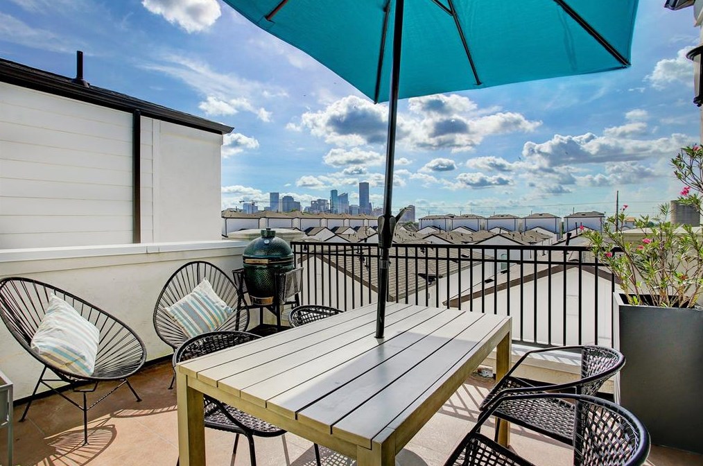 641 Middle St, Houston, TX 77003-1227