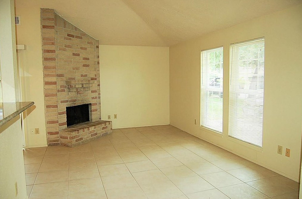 11018 Crinkleawn Dr, Houston, TX 77086-1406