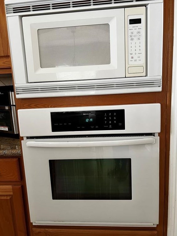 7923 Ouray Dr, Houston TX  77040-5096 exterior