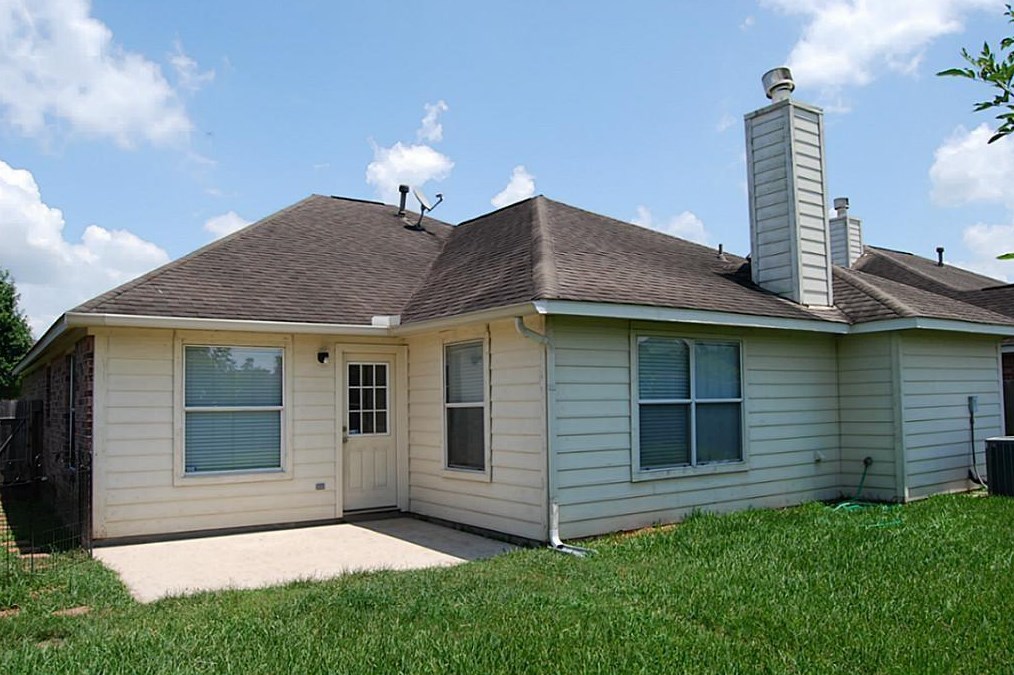 24027 Floragate Dr, Spring TX  77373-4942 exterior