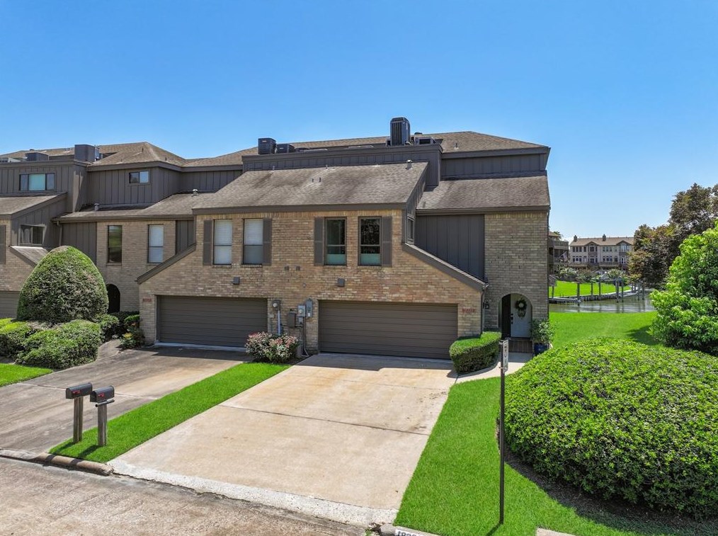 18206 Bal Harbour Dr, Houston, TX 77058-4311
