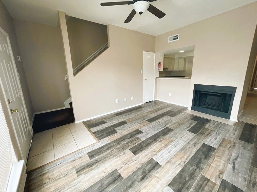 8648 Village Of Fondren Dr, Houston TX  77071-2842 exterior
