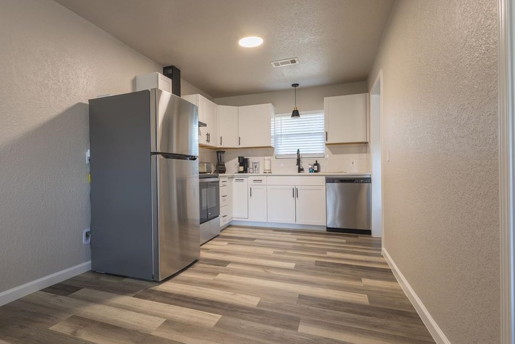 106 Mimosa St, Richwood, TX 77531