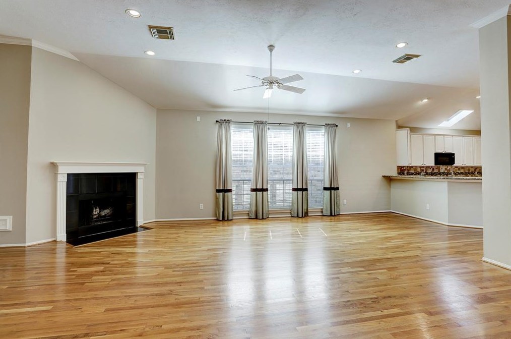 9907 Kemp Forest Dr, Houston TX  77080-2650 exterior