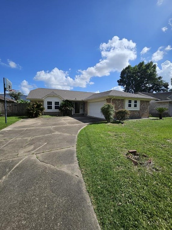 9415 Spellman Rd, Houston, TX 77031