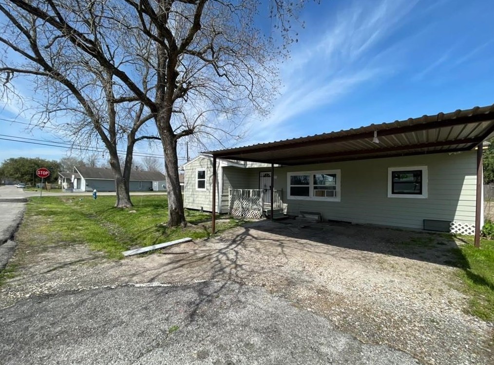 3707 Rosemont St, Houston, TX 77051-1428