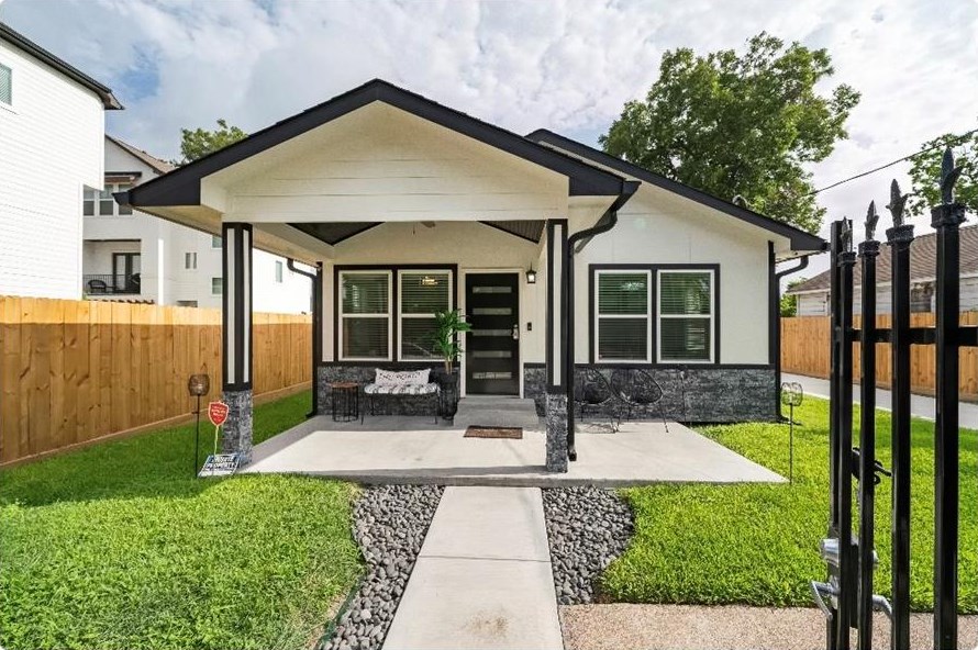 4601 Vernon St, Houston, TX 77020