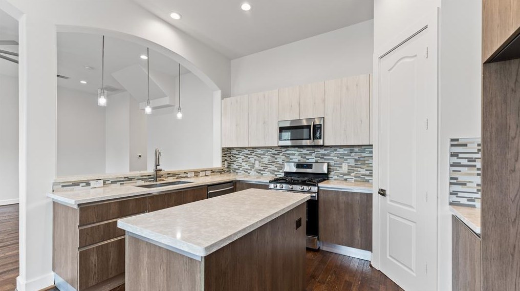 9404 Glenfield Ct, Houston, TX 77096-3818