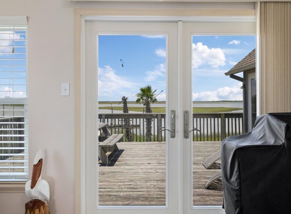 4403 Palm St, Jones Creek TX  77541-9453 exterior