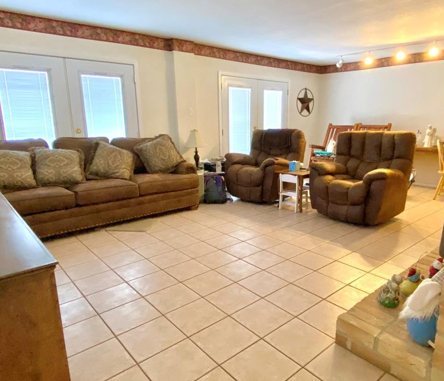 2674 Bering Dr, Houston, TX 77057-5740