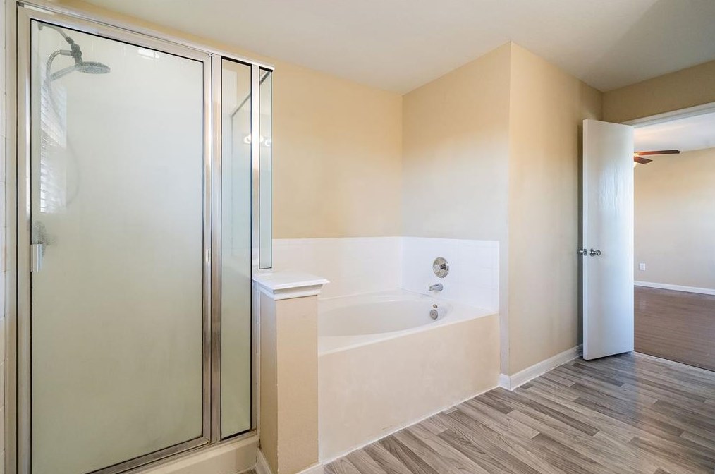 19014 Remington Bnd Dr, Houston TX  77073-4461 exterior