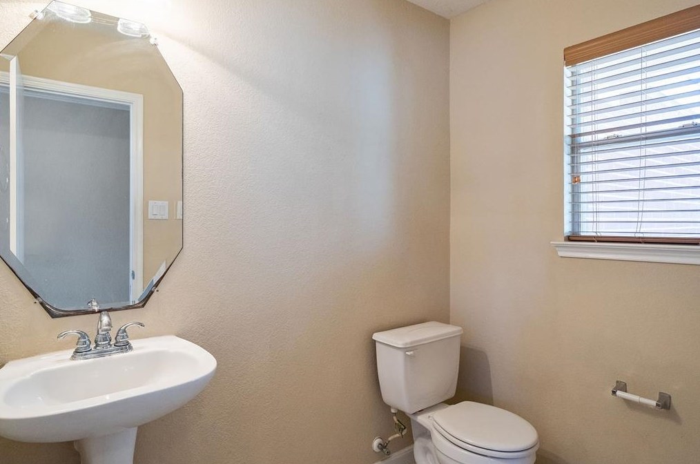 19014 Remington Bnd Dr, Houston TX  77073-4461 exterior