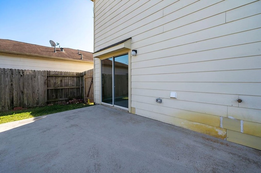 19014 Remington Bnd Dr, Houston TX  77073-4461 exterior