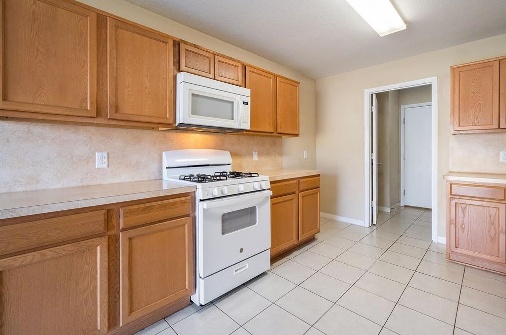 19014 Remington Bnd Dr, Houston TX  77073-4461 exterior