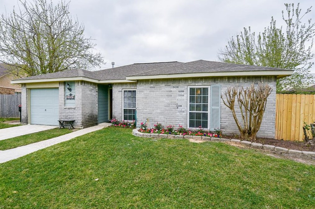 12363 Northcliffe Manor Dr, Houston, TX 77066-4112